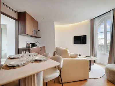 Cuisine ou kitchenette dans l'établissement Modern Apt -1BR 4P - View Eiffel Tower Passy