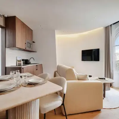 Modern Apt -1BR 4P - View Eiffel Tower Passy