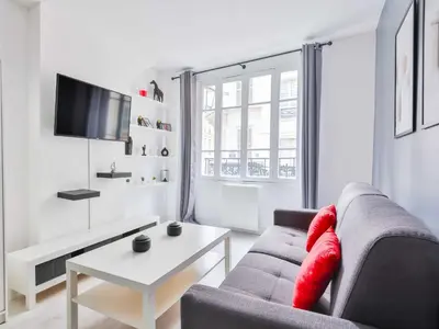 Télévision ou salle de divertissement dans l'établissement Lovely studio - C ur du Marais - Mobility lease