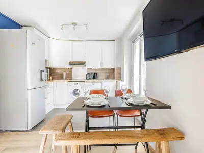 Cuisine ou kitchenette dans l'établissement Charming apartment - 1BDR 2P - Denfert-Rochereau