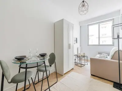 Coin salon dans l'établissement Cosy studio - ARC DE TRIOMPHE - Mobility lease