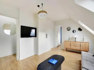 Télévision ou salle de divertissement dans l'établissement Bright apartment - 2BDR- 4P- Jardin du Luxembourg