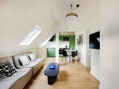 Télévision ou salle de divertissement dans l'établissement Bright apartment - 2BDR- 4P- Jardin du Luxembourg