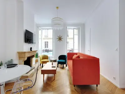 Télévision ou salle de divertissement dans l'établissement Nice apartment 1 BDR 2 P - Parc Monceau