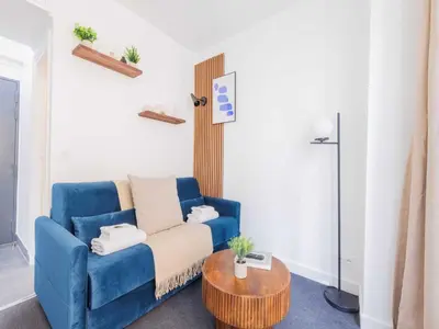 Coin salon dans l'établissement Charming studio for 2 people - Mobility lease
