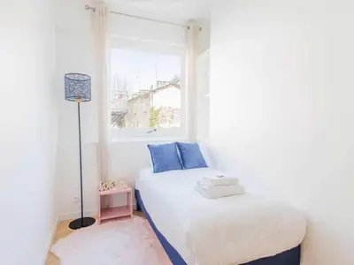 Un ou plusieurs lits dans un hébergement de l'établissement Spacious apartment near Paris - Mobility lease