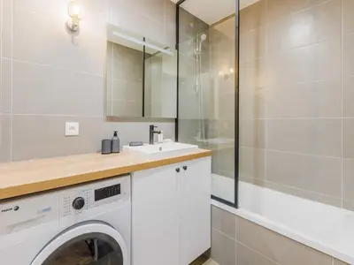 Salle de bains dans l'établissement Spacious apartment near Paris - Mobility lease
