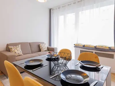 Coin salon dans l'établissement Spacious apartment near Paris - Mobility lease