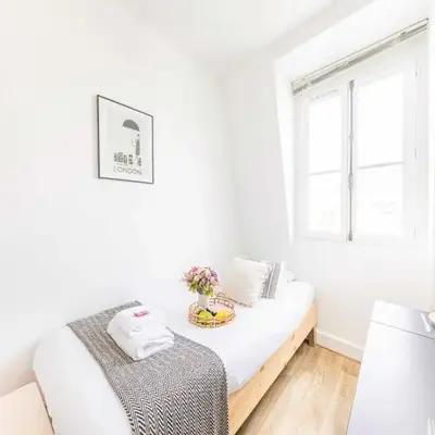 Charming studio 1P near Av Montaigne