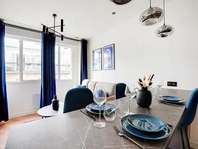 Coin salon dans l'établissement Magnifique appartement -1BR 4P - Arc de Triomphe