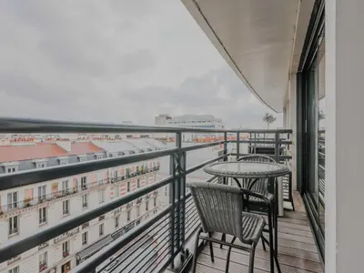 Balcon ou terrasse dans l'établissement Modern Apt with Balcony - 1BD 4P- Levallois-Perret