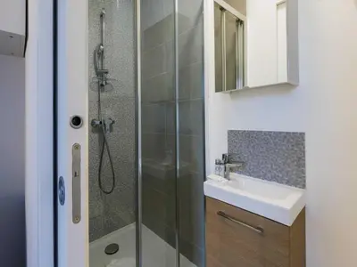 Salle de bains dans l'établissement Studio COSY - 17th ard - Mobility lease