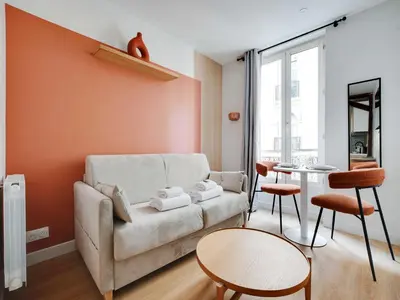 Coin salon dans l'établissement Beautiful studio -16 ard de paris- Mobility lease