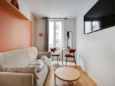 Coin salon dans l'établissement Beautiful studio -16 ard de paris- Mobility lease