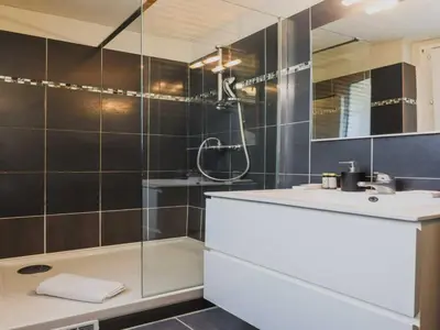 Salle de bains dans l'établissement Comfortable flat - 1BD 4P - Gare Est
