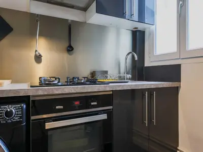 Cuisine ou kitchenette dans l'établissement Comfortable flat - 1BD 4P - Gare Est