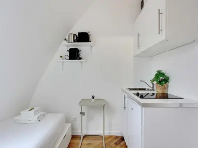 Cuisine ou kitchenette dans l'établissement Bedroom 1 - Place Victor Hugo Trocadero - BAIL MOBILITE