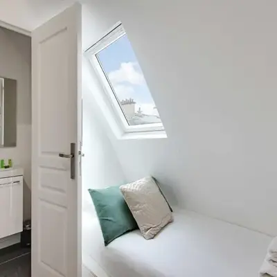 Bedroom 1 - Place Victor Hugo Trocadero - BAIL MOBILITE