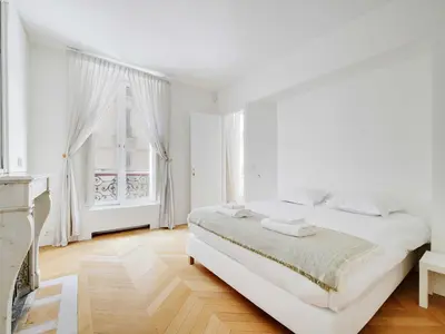 Un ou plusieurs lits dans un hébergement de l'établissement Charm and Modernity - 3BD-6P - Odéon Luxembourg