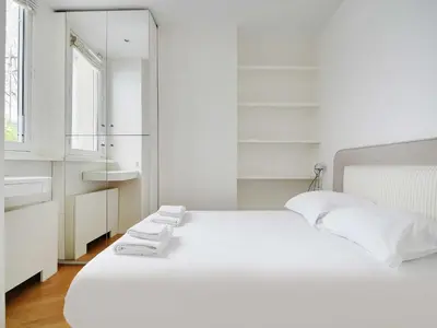 Un ou plusieurs lits dans un hébergement de l'établissement Charm and Modernity - 3BD-6P - Odéon Luxembourg