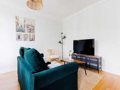 Télévision ou salle de divertissement dans l'établissement Superb apartment - 1BDR 4P- Boulogne-Billancourt