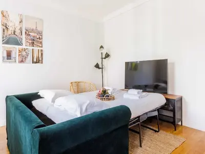 Télévision ou salle de divertissement dans l'établissement Superb apartment - 1BDR 4P- Boulogne-Billancourt