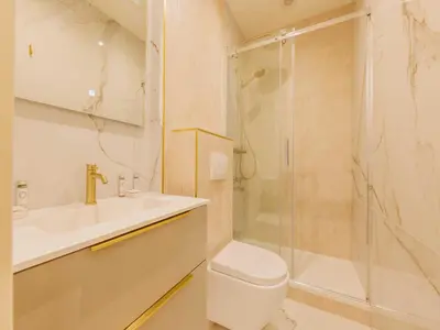 Salle de bains dans l'établissement COSY apartment -1BDR 4P -near Les Halles
