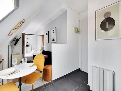 Coin salon dans l'établissement Modern studio - Arc de Triomphe - MOBILITY LEASE