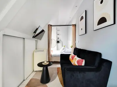 Coin salon dans l'établissement Modern studio - Arc de Triomphe - MOBILITY LEASE