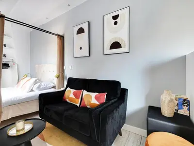 Coin salon dans l'établissement Modern studio - Arc de Triomphe - MOBILITY LEASE