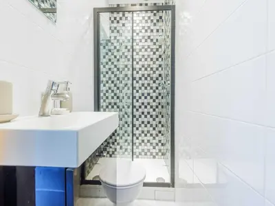 Salle de bains dans l'établissement Charming apartment near DAUMESNIL - Mobility lease