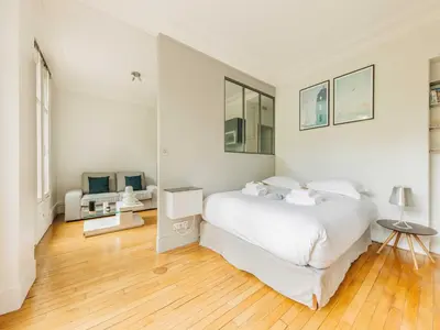Un ou plusieurs lits dans un hébergement de l'établissement Charming apartment near DAUMESNIL - Mobility lease