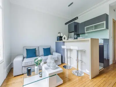 Cuisine ou kitchenette dans l'établissement Charming apartment near DAUMESNIL - Mobility lease
