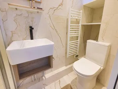 Salle de bains dans l'établissement Appt COSY proche Canal Saint Martin - Mobility lease