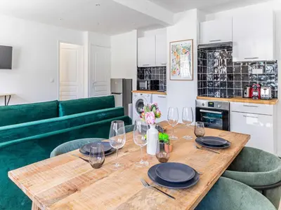 Cuisine ou kitchenette dans l'établissement Apartment COSY- Boulogne - Mobility lease