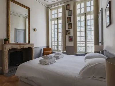Un ou plusieurs lits dans un hébergement de l'établissement Exceptional apt - 2BR 4P- Notre-Dame Cathedral