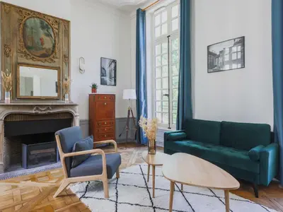 Coin salon dans l'établissement Exceptional apt - 2BR 4P- Notre-Dame Cathedral