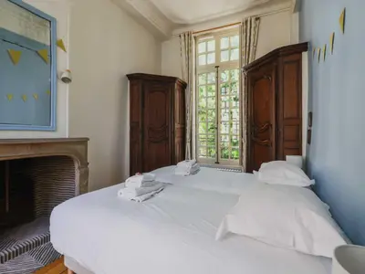 Un ou plusieurs lits dans un hébergement de l'établissement Exceptional apt - 2BR 4P- Notre-Dame Cathedral