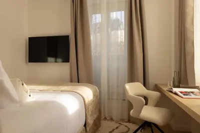 Télévision ou salle de divertissement dans l'établissement Cosy apat with AC -3BR- 8P- Canal Saint-Martin