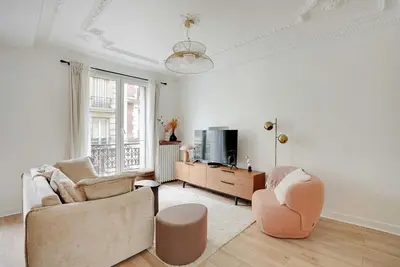 Télévision ou salle de divertissement dans l'établissement Modern apartment - 2BDR 6P - Paris 14e