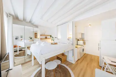 Cuisine ou kitchenette dans l'établissement Charming studio 2P in the heart of Paris