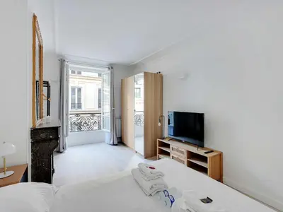 Télévision ou salle de divertissement dans l'établissement Superb apartment for 4 pers - Arc de Triomphe-Bail Mobility
