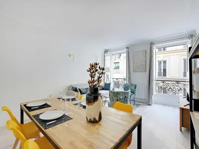 Coin salon dans l'établissement Superb apartment for 4 pers - Arc de Triomphe-Bail Mobility