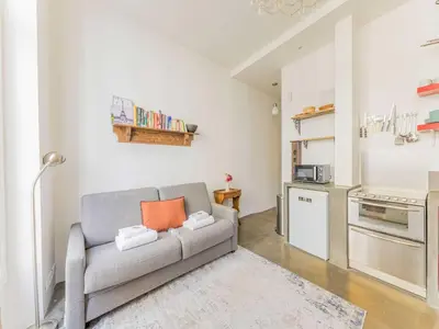 Cuisine ou kitchenette dans l'établissement Charming apartment - SENTIER - Mobility lease
