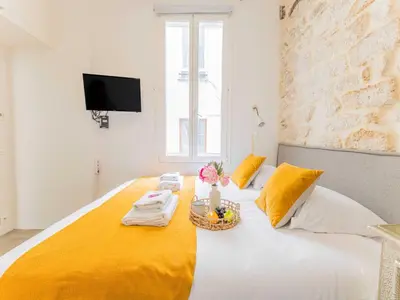 Un ou plusieurs lits dans un hébergement de l'établissement Charming apartment - SENTIER - Mobility lease