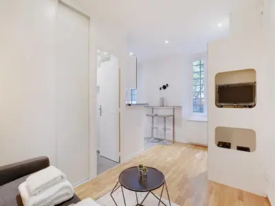 Cuisine ou kitchenette dans l'établissement Charming 2P studio - Bastille Charonne