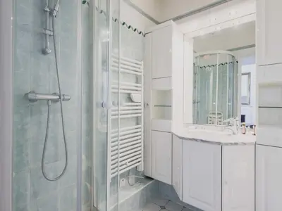 Salle de bains dans l'établissement Elegant flat - 1BR 4P - Jardin du Luxembourg