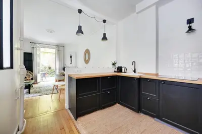 Cuisine ou kitchenette dans l'établissement Beautiful 3BR with garden - Mirabeau - Mobility lease