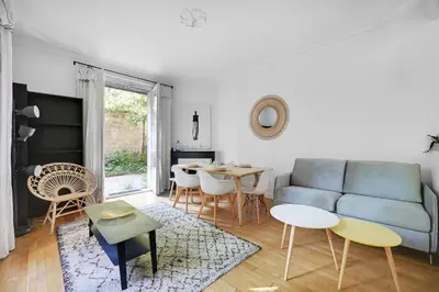 Coin salon dans l'établissement Beautiful 3BR with garden - Mirabeau - Mobility lease