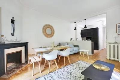 Coin salon dans l'établissement Beautiful 3BR with garden - Mirabeau - Mobility lease